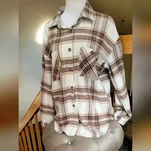 Ardene winter shirt, Medium great condition.